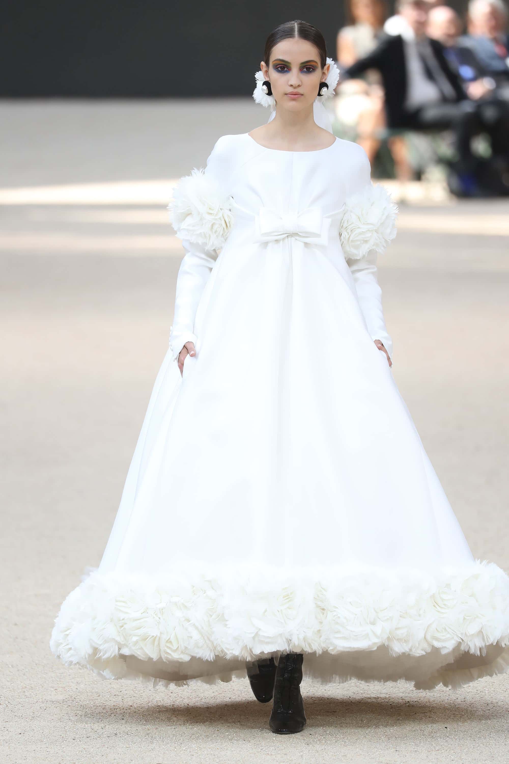 Camille Hurel en robe de mariée Karl Lagerfeld - Défilé Chanel Haute Couture 2017-2018